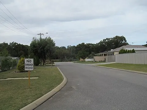 no through road: a cul-de-sac; a dead end road