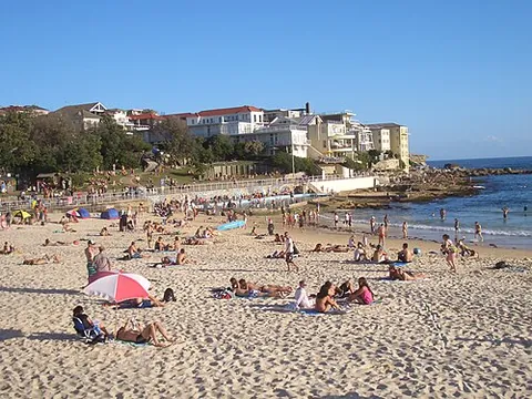 north bondi: an eastern suburb of Sydney, next to Bondi in Waverley council area, New South Wales, Australia