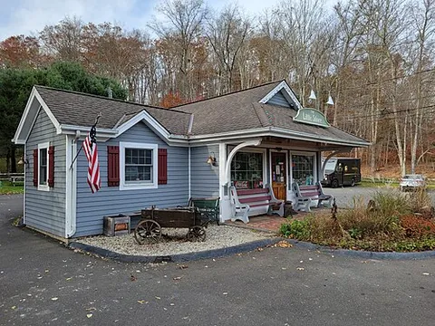 north guilford: a community in the town of Guilford, New Haven County, Connecticut, United States