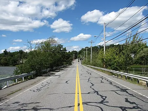 nutting lake: a village and small lake in the town of Billerica, Middlesex County, Massachusetts, United States