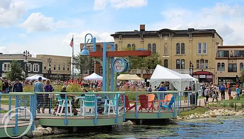 oconomowoc: a city and town in Waukesha County, Wisconsin, United States