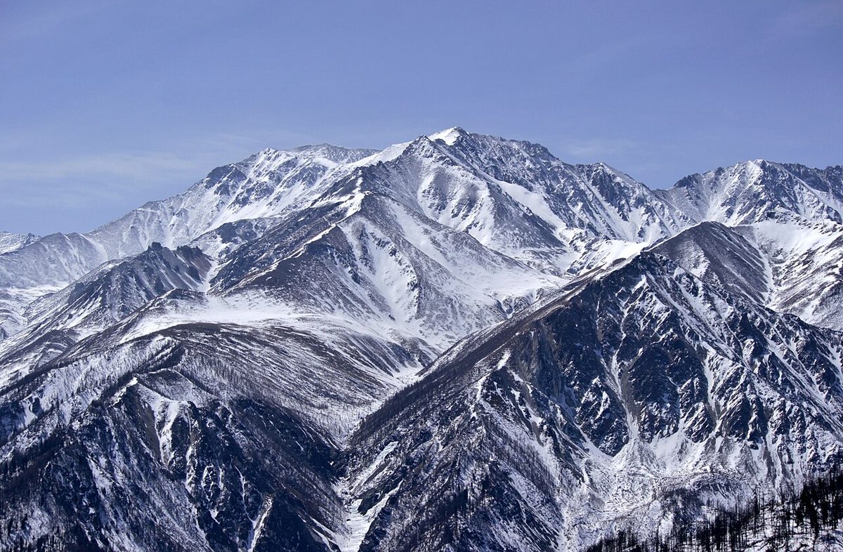 massif: a principal mountain mass