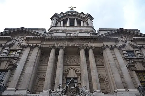 old bailey: a street in the City between Holborn Circus and St Paul's Cathedral