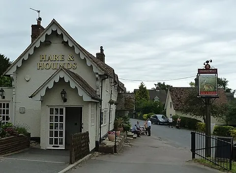 old warden: a village and civil parish in Central Bedfordshire, Bedfordshire, England (OS grid ref TL1343)