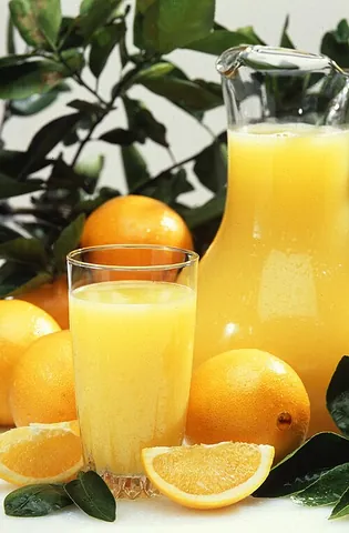 orange juice: the juice of squeezed oranges; used as a beverage or in cocktails. (This entry is a translation...