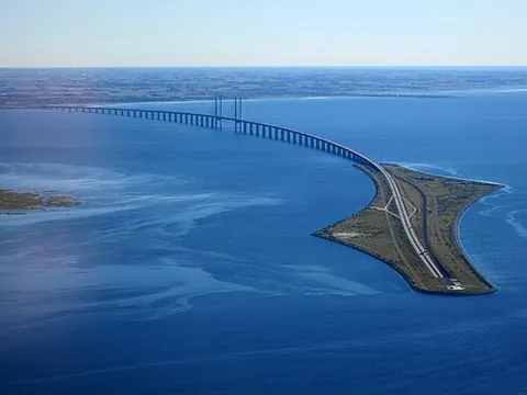 oresund bridge: a road–rail bridge across Oresund between Sweden and Denmark