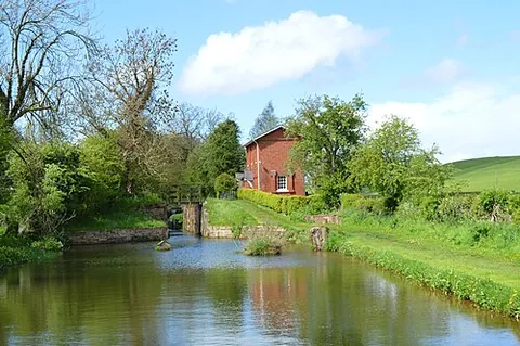 oxenhall: a small village and civil parish (without a council) in Forest of Dean district, Gloucestershire,...