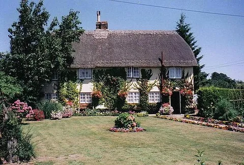 pamphill: a village and civil parish (served by Pamphill and Shapwick Parish Council (Group)) west of...