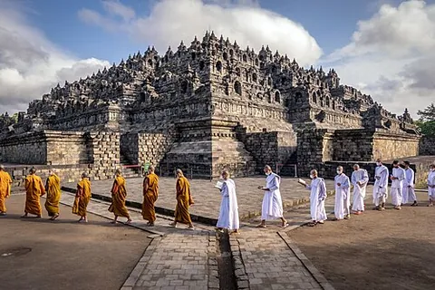 parikrama: the circumambulation of a sacred place