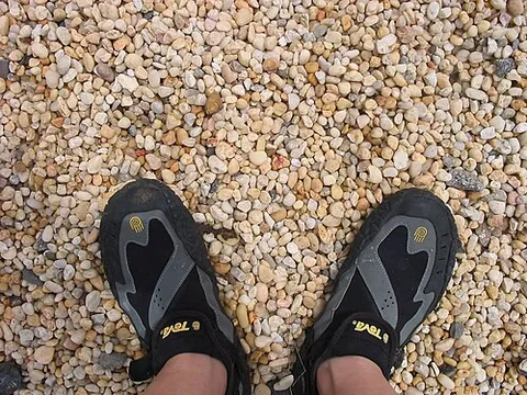 pea gravel: a type of gravel consisting of small (1/4 in, .6 cm) round and smooth stones in variety of colors...