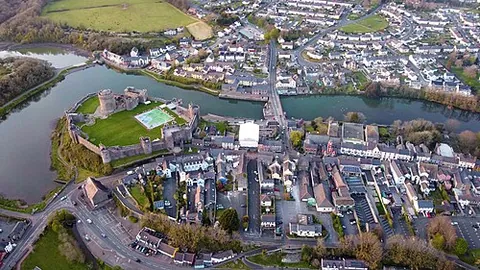 pembroke: a town and community with a town council in Pembrokeshire, Wales (OS grid ref SM9801)