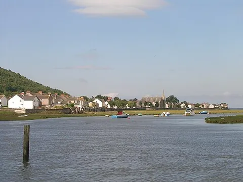 pen-clawdd: a coastal village in Llanrhidian Higher community, City and County of Swansea, Wales (OS grid ref...