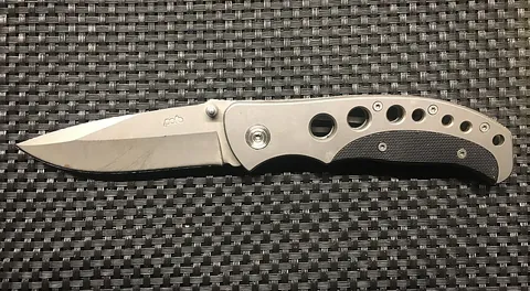 penknife: a small pocketknife; (loosely) any pocketknife