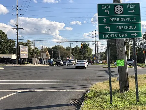 perrineville: an unincorporated community in Millstone Township, Monmouth County, New Jersey, United States