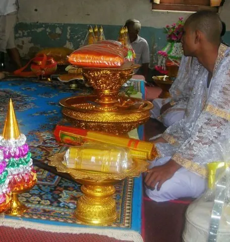 phan: an ornamental tray with a pedestal, common in Thailand, Cambodia, and Laos