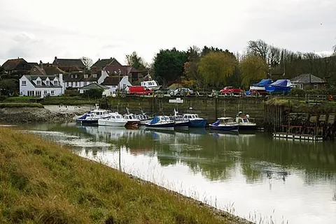 piddinghoe: a village and civil parish in Lewes district, East Sussex, England (OS grid ref TQ4303)