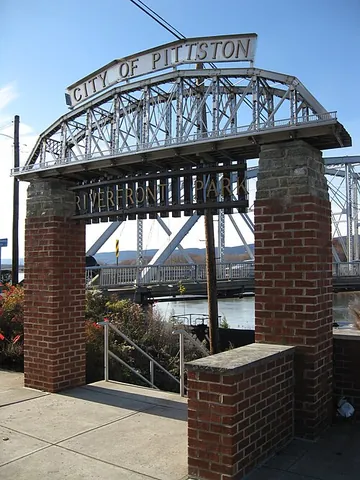 pittston: a town in Kennebec County, Maine, named after the family of settler John Pitt