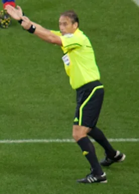 play the advantage: to allow play to continue, that the referee doesn't whistle for a foul, despite the attacking team...