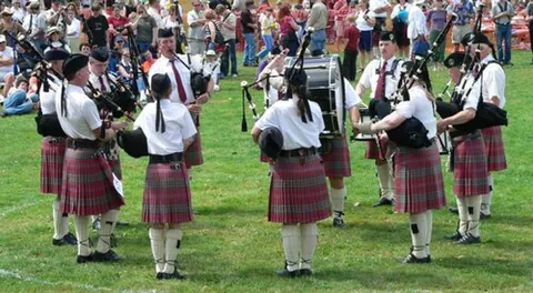 pleating to the stripe: a system of pleating a kilt in which a particular vertical stripe of the tartan pattern is selected...