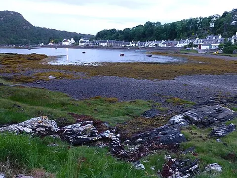 plockton: a coastal village in Wester Ross, Highland council area, Scotland (OS grid ref NG8033)