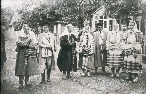 poleshuk: a member of an ethnic group descended from the people of Polesia