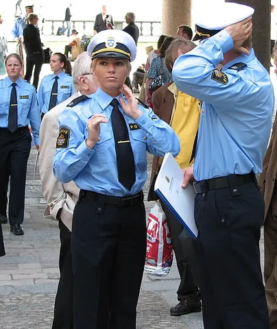 policewear: clothing to be worn by police officers