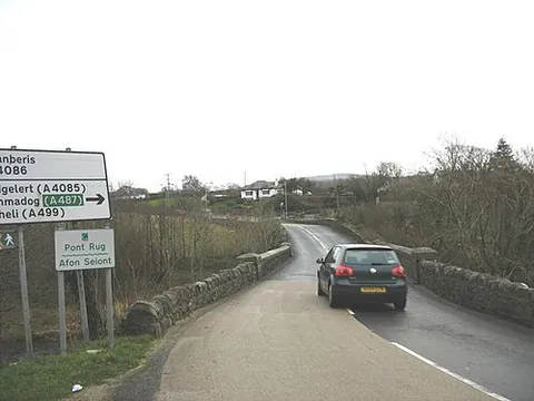 pont-rug: a hamlet in Llanrug community, Gwynedd, Wales (OS grid ref SH5163)