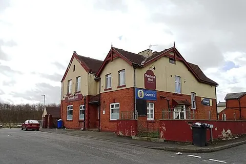 poolsbrook: a village in Staveley parish, Chesterfield borough, Derbyshire, England (OS grid ref SK4473)