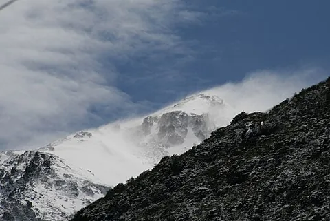 powder snow: freshly fallen, uncompacted snow, especially in the context of Alpine skiing
