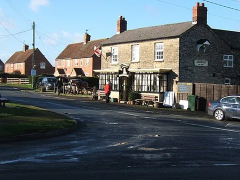 purton stoke: a small village in Purton parish, Wiltshire, England, north-west of Swindon (OS grid ref SU0990)