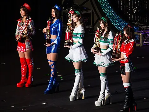 race queen: a glamorous model accompanying the pit crew in Japanese motor racing