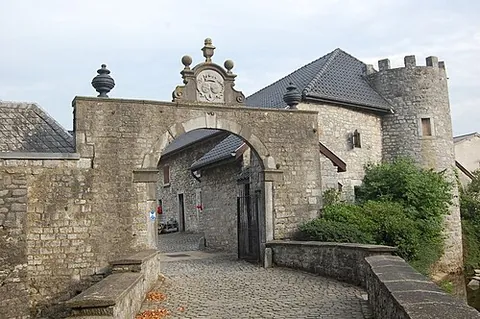 raeren: a municipality in Liège province, in a German-speaking part of Belgium, historically in Germany