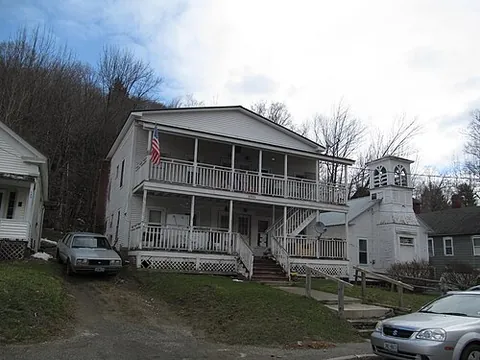 readsboro: a town and census-designated place therein, in Bennington County, Vermont, United States