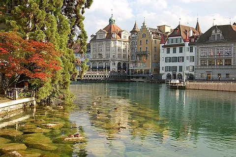 reuss: a river in Switzerland, spanning from its source in Uri to its mouth in Aargau