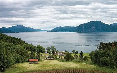 romsdalsfjord: a fjord in Romsdal district, Møre og Romsdal county, Norway