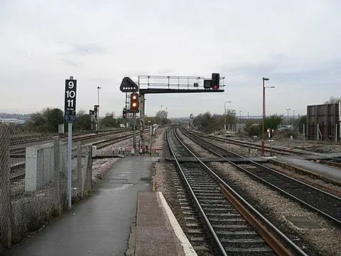 route indicator: a panel attached to a colour light signal situated just before a junction, which when lit up...