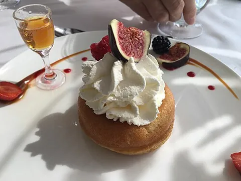 savarin: a type of leavened cake often drizzled with liquor