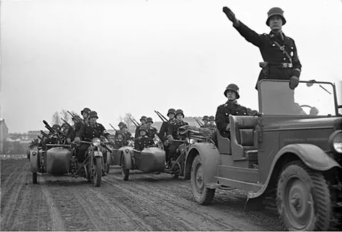 schutzstaffel: a squadron of the Luftstreitkräfte of the German Empire; the Schusta