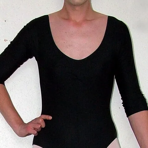 scoop neck: a low, U-shaped neckline