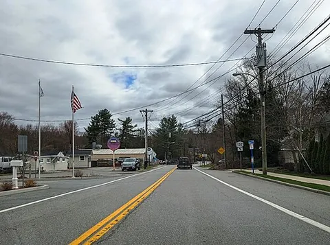 shrub oak: a hamlet and census-designated place in the town of Yorktown, Westchester County, New York, United...