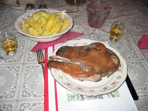 smalahove: a traditional Norwegian dish made from a sheep's head, originally eaten before Christmas