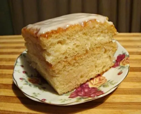 smetannik: a type of sponge cake made with smetana