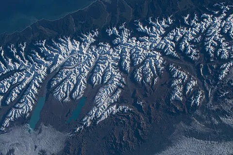 snowcap: a layer of snow covering a mountain top