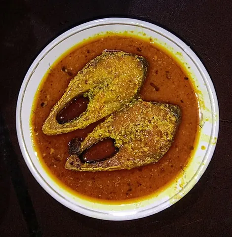 sorshe ilish: a Bengali dish made from hilsa (Tenualosa ilisha), a type of herring, cooked in mustard gravy