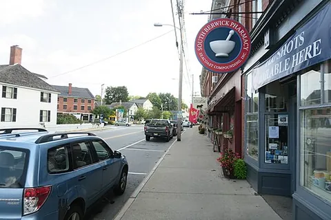 south berwick: a town and census-designated place therein, in York County, Maine, United States
