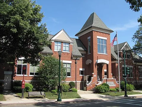 south braintree: a neighbourhood of the town of Braintree, Norfolk County, Massachusetts, United States