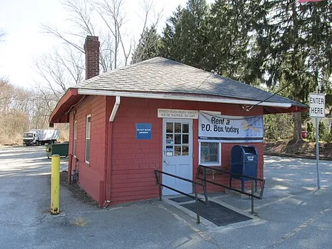 south walpole: a community in the town of Walpole, Norfolk County, Massachusetts, United States