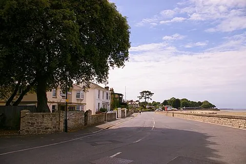 spring vale: a coastal settlement in Nettlestone and Seaview parish, Isle of Wight (OS grid ref SZ6191)