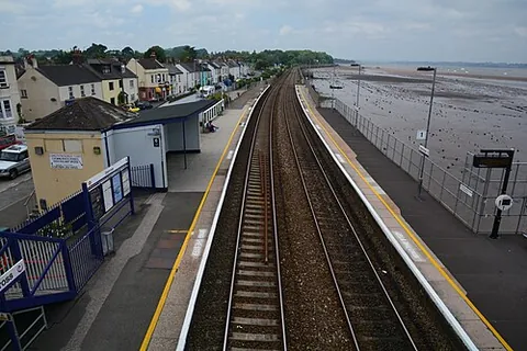 starcross: a village and civil parish in Teignbridge district, Devon, England (OS grid ref SX9781)