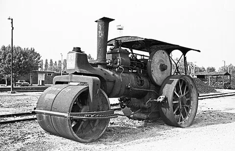 steamroller: a steam-powered heavy road roller